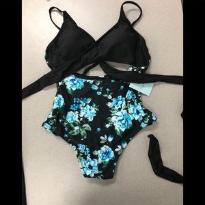Cupshe One Piece Bathing Suit - Sz Small